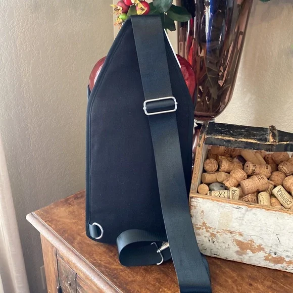 Disney haunted mansion Crossbody sling/ shoulder bag - Picture 4 of 7